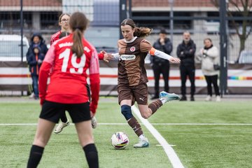 Bild 446 - wBJ FC St. Pauli - Walddoerfer SV : Ergebnis: 3:4